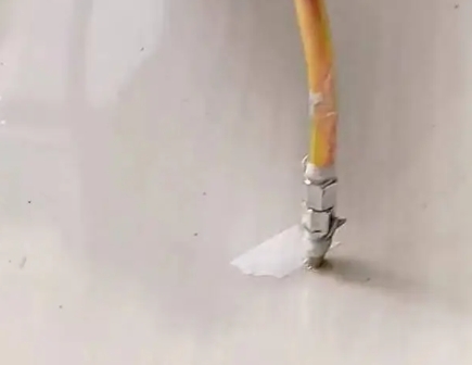 临县瓷砖空鼓维修公司专业解答在瓷砖铺贴过程中，如果使用的砂料过粗（如全部使用了粗砂），可能会导致以下问题